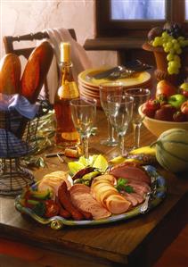 Buffet with cold cuts, fruit, baguette and wine (2()