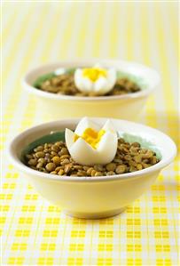 Lentils with hard-boiled egg (1)