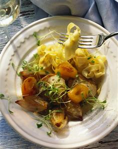 Pork fillet with apricots, ribbon pasta and cress (1)