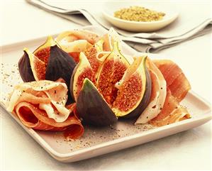 Appetizer of Figs and Prosciutto