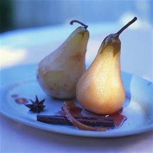 Poached pears with spices