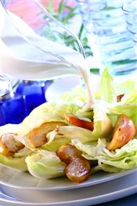 Chicory salad with fried apple slices and yoghurt dressing