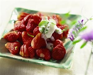 Strawberries with yoghurt and mint