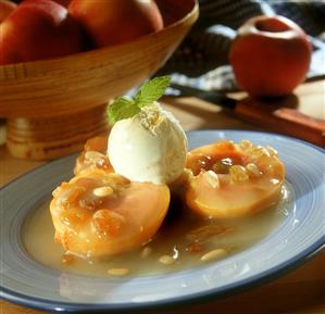 Grilled peaches with vanilla ice cream