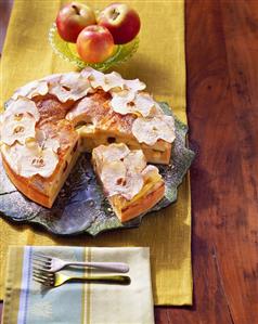 Apple pie with raisins