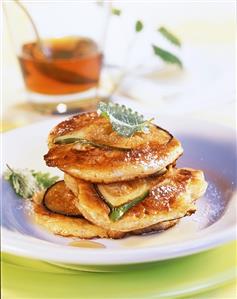 Pancakes with figs and maple syrup