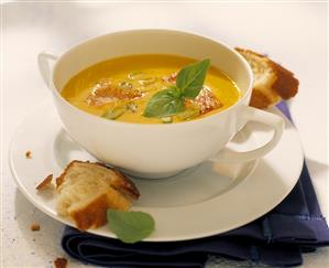 Gingered pumpkin soup with white bread