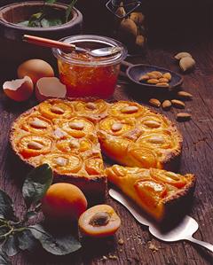 Apricot tart with almonds (1)