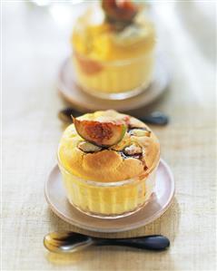 Goat's cheese souffle with marinated figs (1)