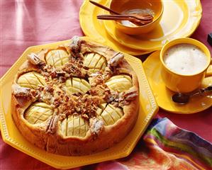 Apple cake with pecan nut crust (3)