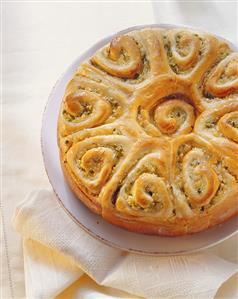 Apple rose cake (coiled bun round) with ginger (4)