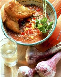 Gazpacho with garlic bread (2)