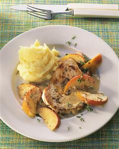 Turkey steak with apple and thyme sauce