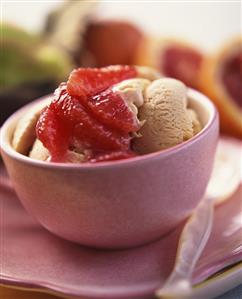 Banana ice cream with grapefruit