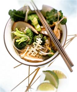 Rice soup with chicken fillet, broccoli and sprouts (5)