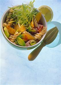 Pasta stew with ham, carrots and leeks (1)