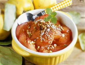 Baked quinces with pistachios