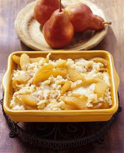 Birä-Chnöpfli gratin: baked noodles with pears (Switzerland)