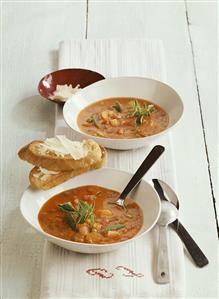 Pappa al pomodoro alla lucchese (tomato stew with peas)