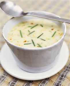 Chicken soup with chicory and chives