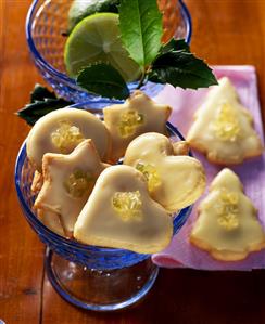 Christmas biscuits with caipirinha icing