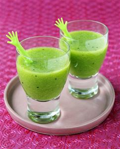 Two kiwi fruit and lemon smoothies