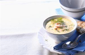 Cucumber soup with shrimps and dill