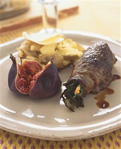 Veal roulade with spinach stuffing and fig (Italy)