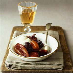 Dried fruit cooked in wine with cream