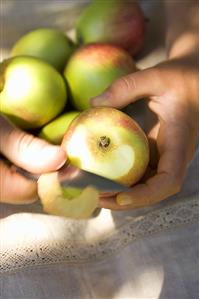 Peeling apples