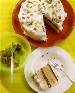 Zuppa romana (Layered sponge cake with cream filling)