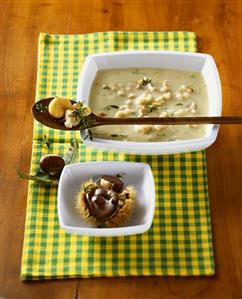 Kohlrabi soup with chestnuts