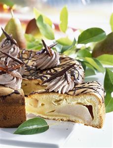 Pear cake with chocolate cream