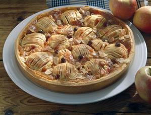 Alsatian apple tart with flaked almonds