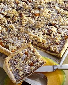 Pumpkin apple cake with crumble topping