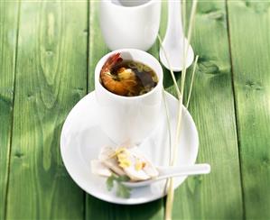 Chicken soup with shrimps and lemon grass (Thailand)