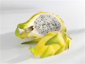 Yellow pitahaya (half and quarter)