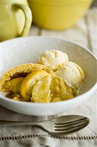 Vanilla ice cream with lemon curd