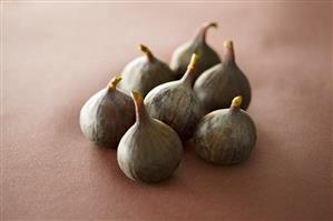 Several fresh figs