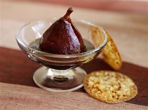 Red wine pear with biscuits