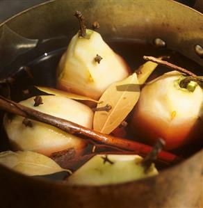 Pere cotte (Pears cooked with red wine and spices, Italy)