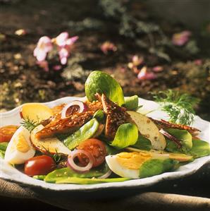 Salad with smoked fish and apple