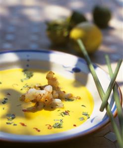 Garlic soup with shrimps