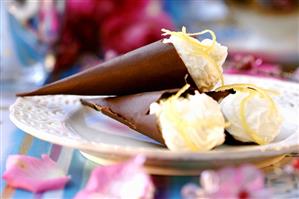 Chocolate cones filled with cream