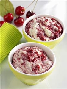 Tofu cream with cherries