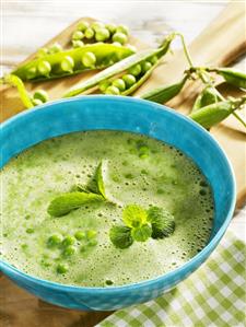 Pea soup with mint