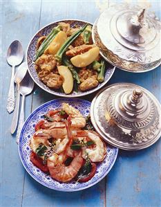 Veal tajine with apples and okra, shrimp tajine with mint. Receta disponible.