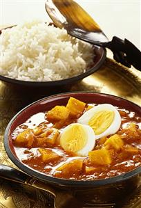 Potato curry with eggs