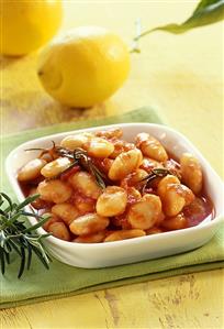 Fagioli all'uccelletto (beans with rosemary and tomatoes)