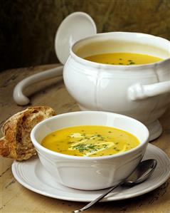 Curried parsnip soup